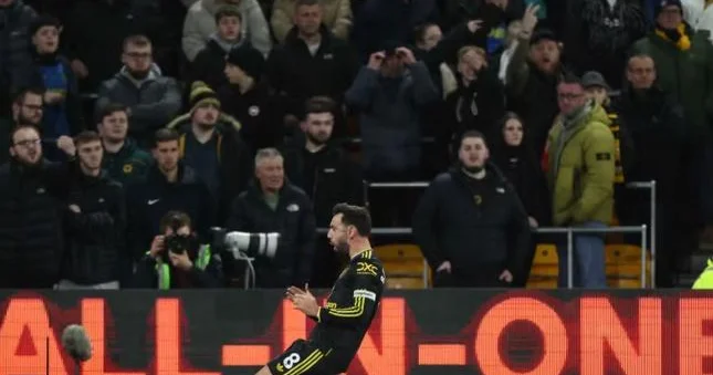 Mançester Yunayted 3 xalı 4 qolla qazandı