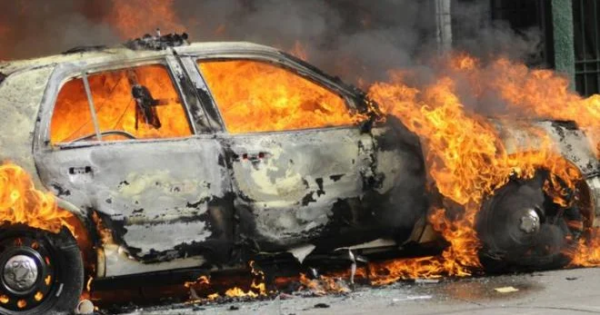 Ölümlə nəticələnən qəzada maşının yandığı görüntülər