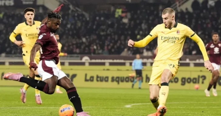 Милан победил Торино и поднялся на первое место в Серии А
