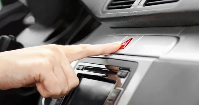 Sürücü piyadaya yol verərkən qəza işıqlarını yandırmalıdır? Qanun nə deyir? VİDEO