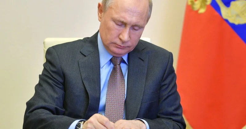 Путин призвал россиян на военные сборы