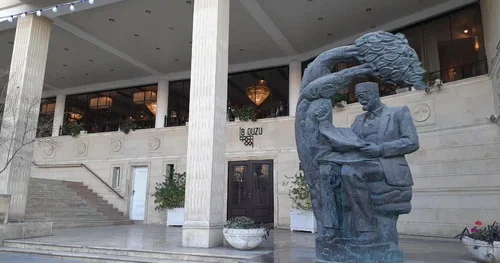 “La Quzu” restoranı və “qapıçı Zərdabi”: “Anarın özü daimi müştərimizdir”