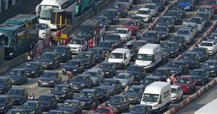 10 dəqiqə tıxacda qalanlara pul ÖDƏNİLƏCƏK