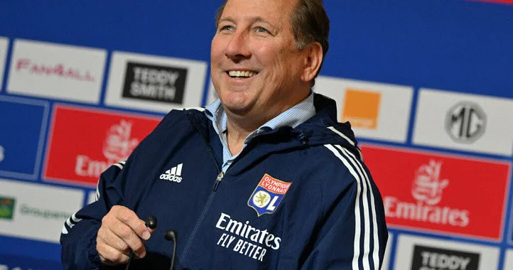 Kağız üzərində transferlər və 100 milyonluq tələb