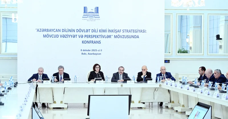 Parlamentdə Azərbaycan dilinin inkişaf strategiyasına həsr olunmuş konfrans keçirilir