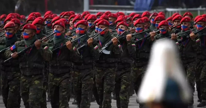 Dünya yeni müharibə astanasında Minlərlə əsgər orduya qatıldı