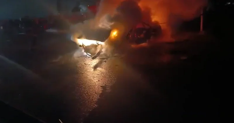 Masazırda iki avtomobilin toqquşması nəticəsində yanğın baş verdi VİDEO