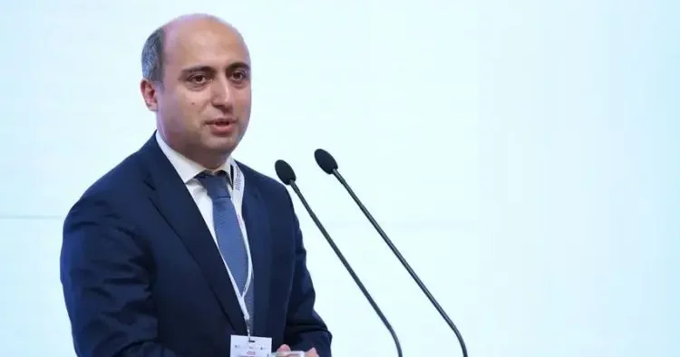 Bu fənn 6 cı sinifdən etibarən Azərbaycan dilində keçiriləcək