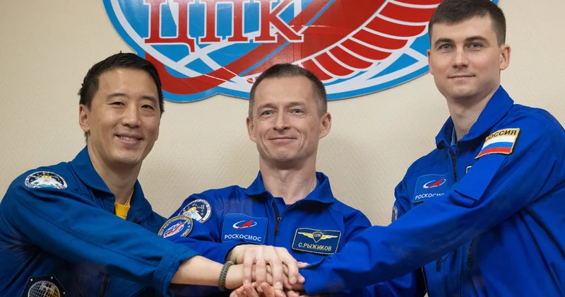 Kosmonavtlar Beynəlxalq Kosmik Stansiyadan Yerə qayıdır