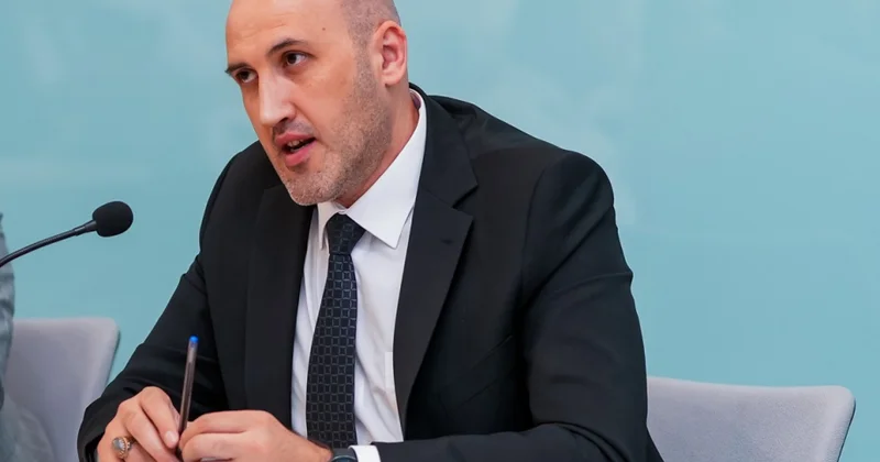 Ekspert: “Roblox” və “Mavi Balina” kimi oyunlarda real təhlükə var AÇIQLAMA