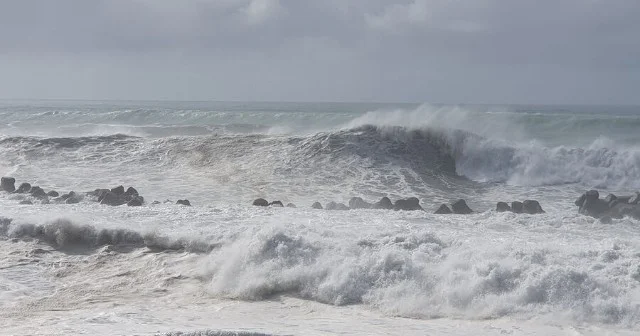 Yaponiyada sunami başladı