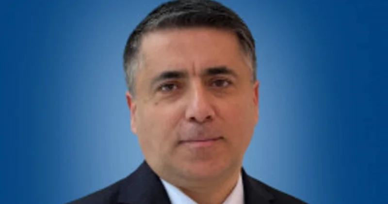 Nazir tanınmış cərrahın vəzifəsini yüksəldib: Sədr müavini oldu