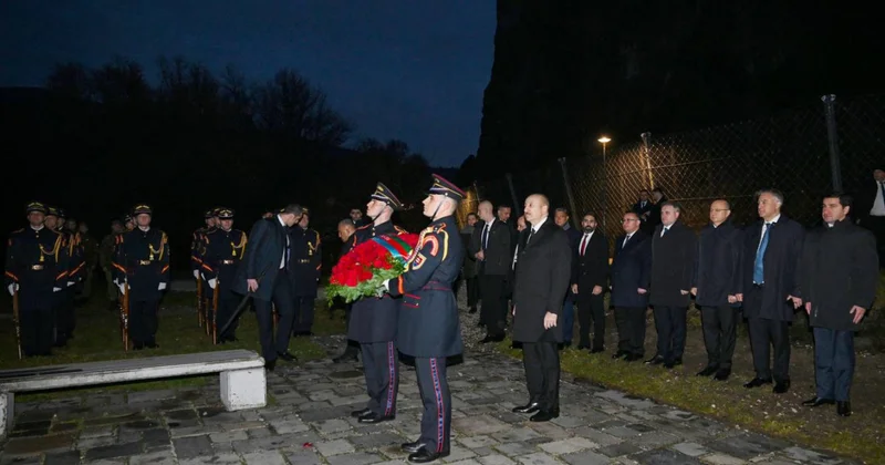 Президенты Азербайджана и Словакии посетили мемориал Ворота Свободы в Братиславе