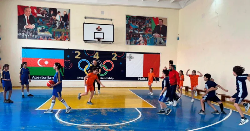 Məktəblər arasında respublika çempionatı davam edir