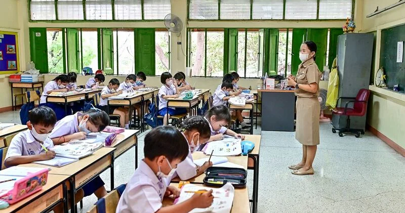 Taylandda 641 məktəb bağlandı