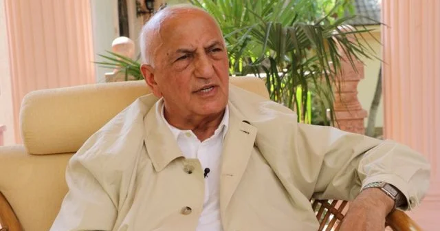 700 ə yaxın bal topladı, Əli İnsanovun partiyasına üzv oldu