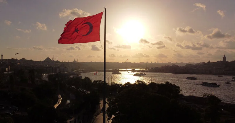 Türkiyənin kurort ərazisini güclü yağışlar su altında qoyub