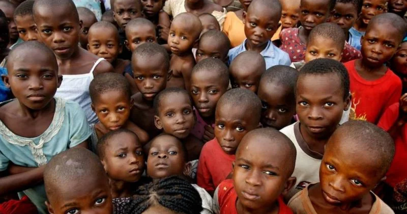 Nigeriyada terrorçular tərəfindən qaçırılan 100 məktəbli azad edilib