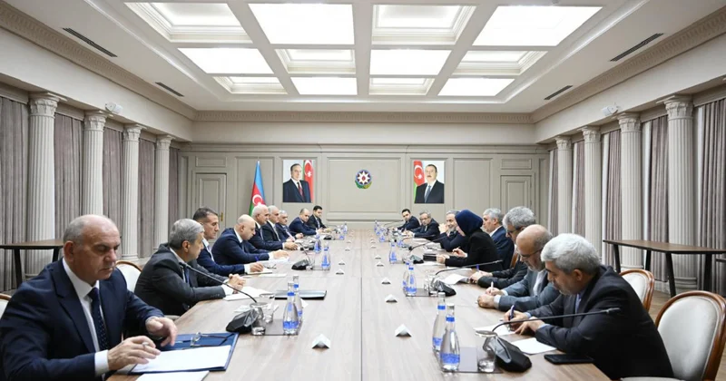 Шахин Мустафаев провел переговоры с главой МИД Ирана ФОТО ОБНОВЛЕНО