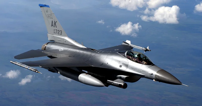 Нидерланды подняли истребители