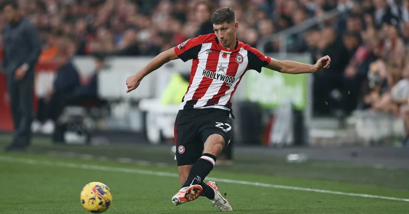 Brentford un yarımmüdafiəçisi Cim Bom un radarında