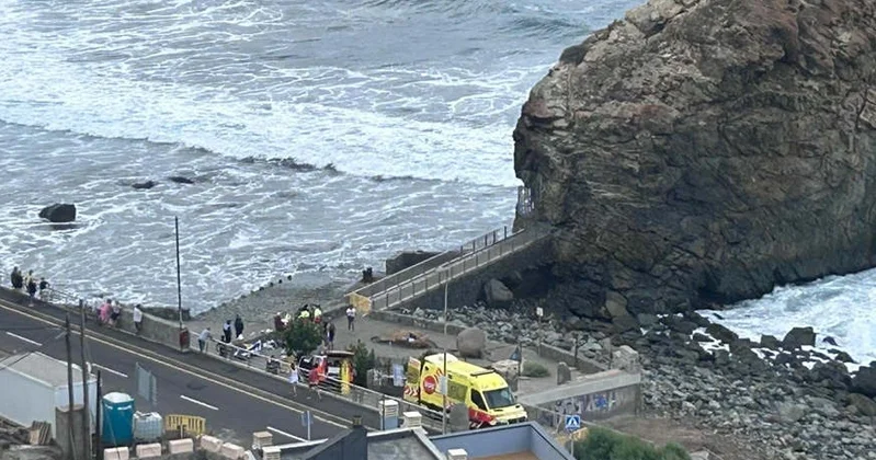 Tenerifedə nəhəng dalğaların sahilə vurması nəticəsində dörd nəfər ölüb