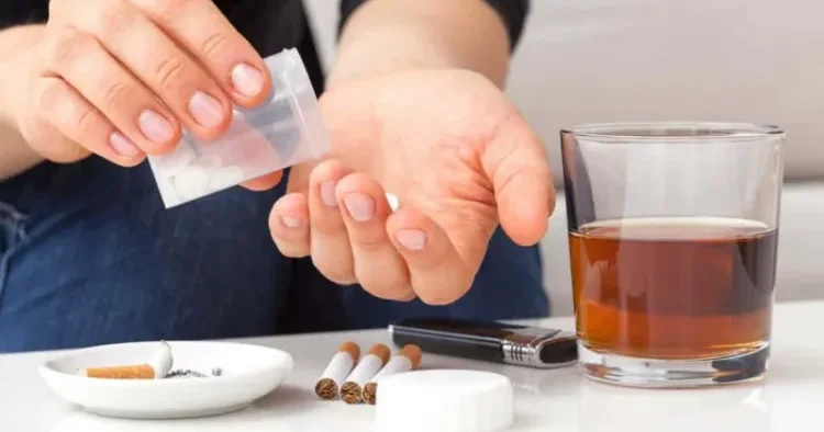 Dərmanı spirtli içki ilə içdiyinə görə ÖLDÜ