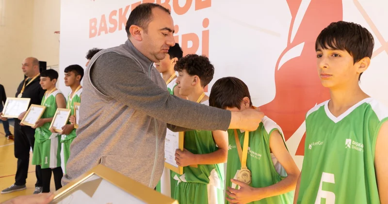 В Дашкесане прошел баскетбольный турнир среди школьников (FOTO)