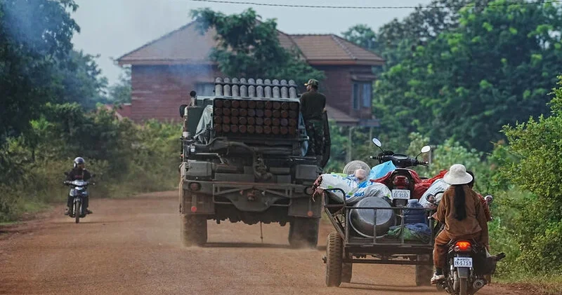 Kamboca Tailandla sərhədə zirehli texnika yerləşdirdi