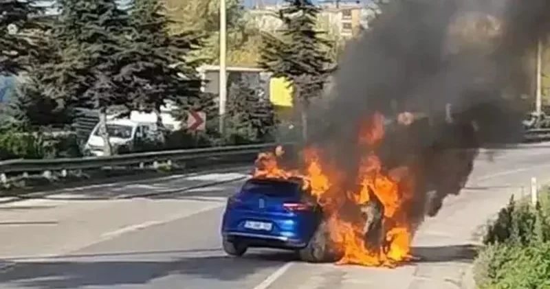 Türkiyədə ulduz futbolçunun avtomobili yandı