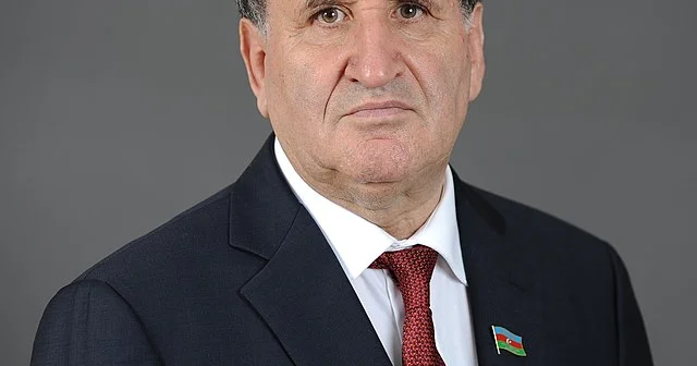 “Prezidentin Akademiyadakı çıxışında əsas məsələləri üç mühüm istiqamətdə qruplaşdırmaq olar” İsa Həbibbəyli