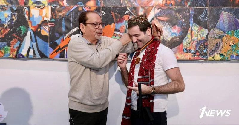 Заслуженный артист Азербайджана награждён почётной медалью в Пакистане ФОТО