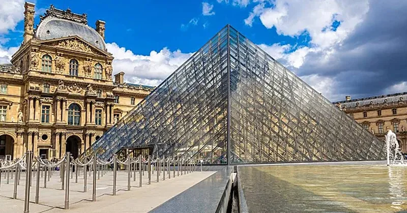 В Лувре новое ЧП
