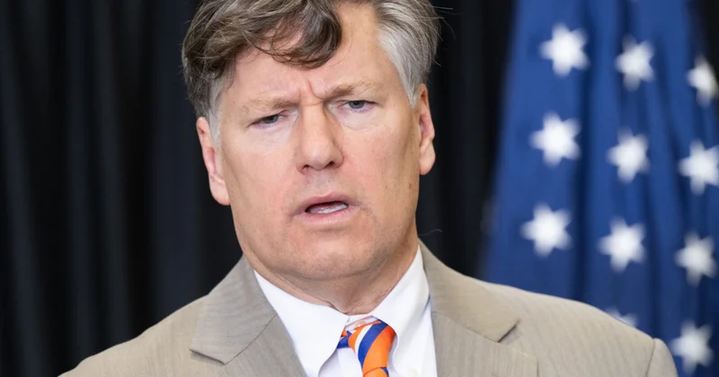 США отходят от НАТО и выбирают Россию?