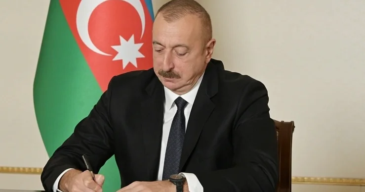 İlham Əliyev Sərəncam imzaladı