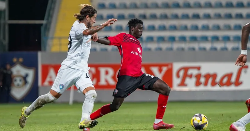 Qəbələdə matç başladı YENİLƏNİR