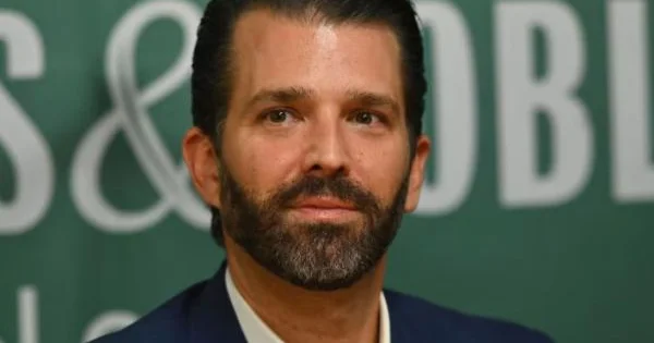 “Atamın nə edəcəyini heç kim bilmir” Trampın oğlu da özü kimi dolaşıq danışıb