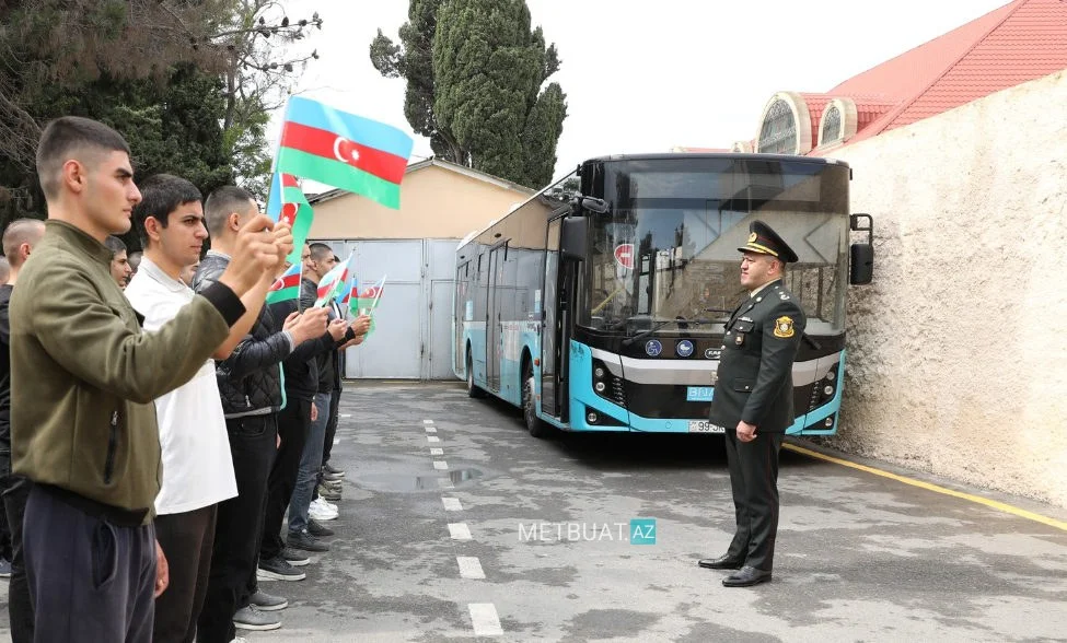 Əsgərlik yaşının endirilməsi ilə bağlı RƏSMİ AÇIQLAMA