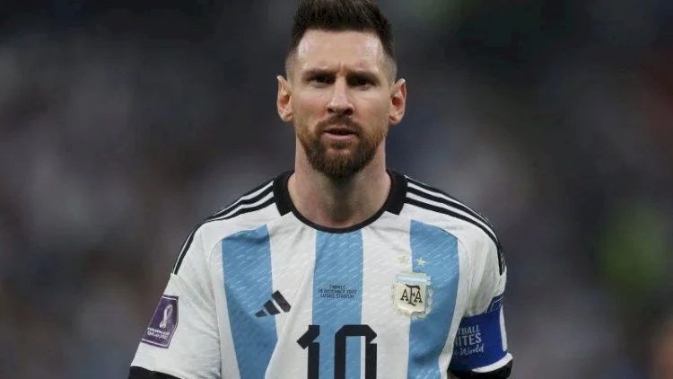 Messi aparıcı ilə eşq yaşayır? FOTOLAR