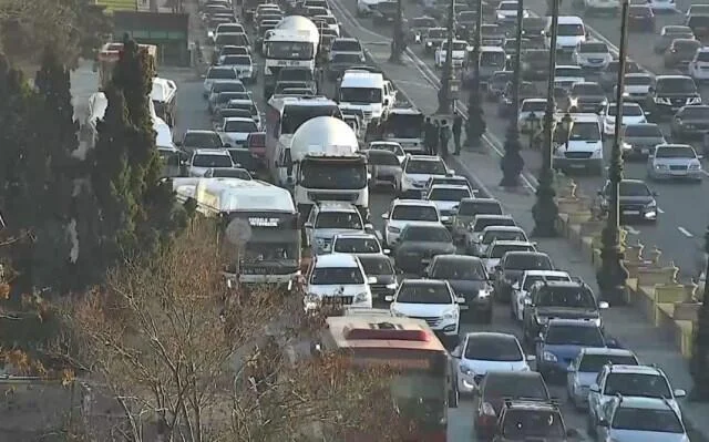 Bakıda qəza oldu: tıxac yarandı