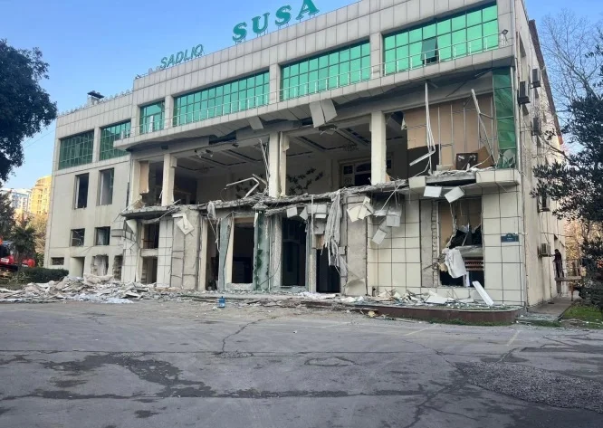 Şuşa restoranının yanındakı digər obyektlər də SÖKÜLÜR