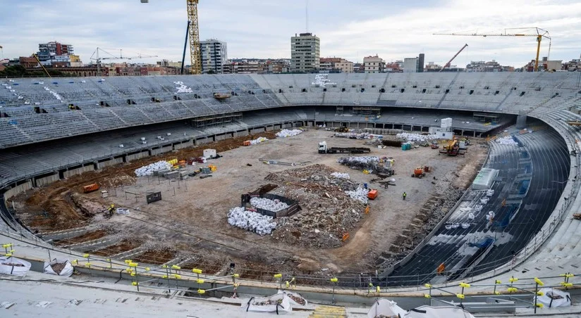 Barselona Kamp Nou stadionunun köhnə əşyalarını hərraca çıxarıb