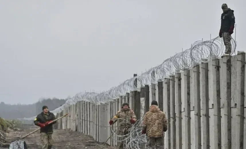 Украина начала строительство укреплений и огневых позиций на границе с Беларусью