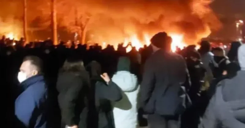 Беспорядки в Иране: убиты прокурор и несколько силовиков