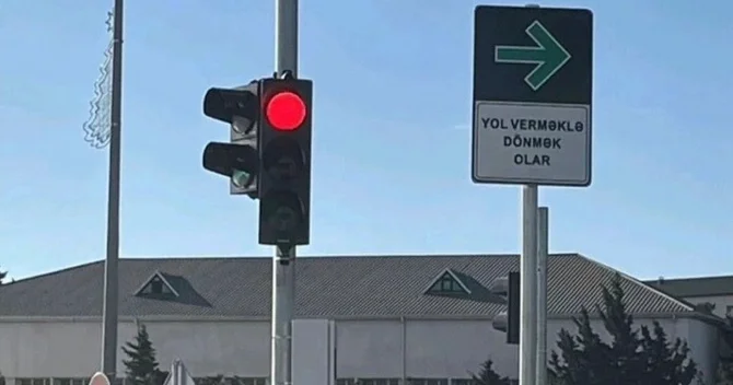 Müzakirəyə səbəb olan yol nişanı ilə bağlı RƏSMİ AÇIQLAMA