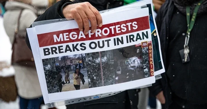 Массовые протесты в Иране: в Тегеране слышны звуки выстрелов