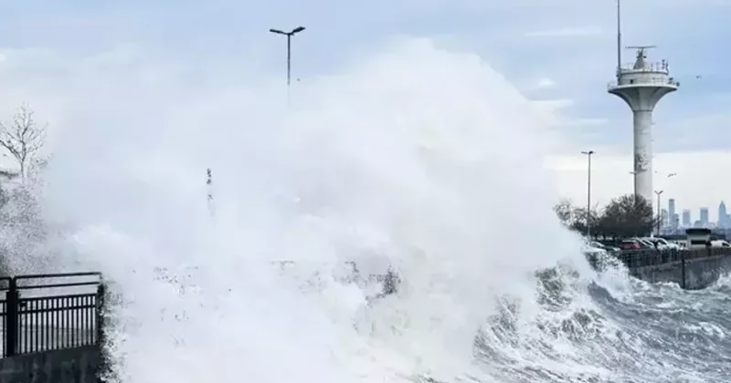 Türkiyədə fırtına həyatı iflic edib Ölənlər var