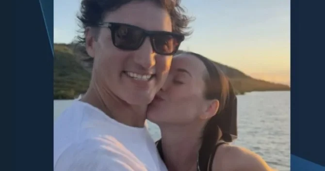 Məşhur müğənni ilə keçmiş nazirin münasibəti sosial şəbəkəni ÇALXALADI