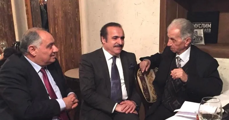 Rafael Hüseynovla Axşam görüşləri Qulu Məhərrəmli yazır