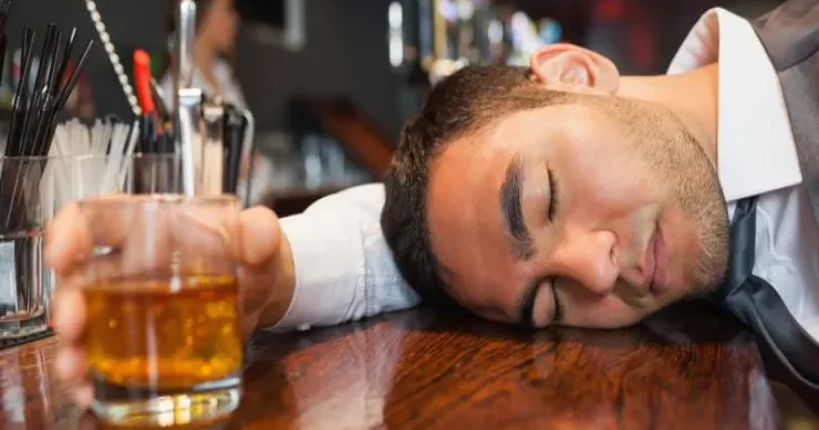 Gələcək alkoqolikləri necə müəyyən etməli? Bunlara diqqət edin